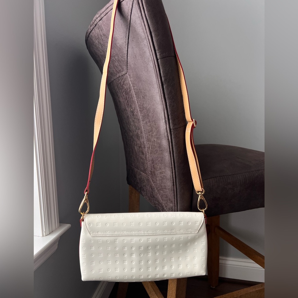 Arcadia Leather Crossbody Bag - Picture 3 of 12